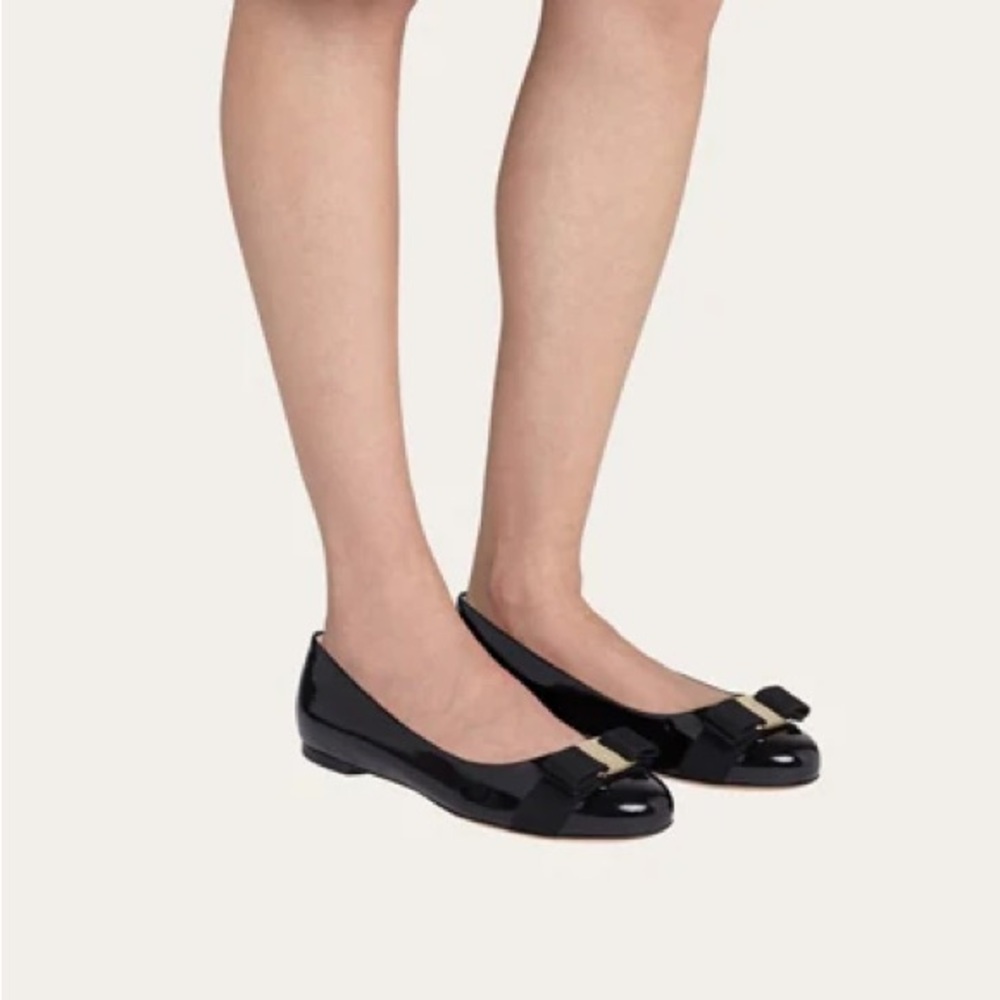 SALVATORE FERRAGAMO Laser Cut Varina Flats black Ballet Slip On Women's Size 6